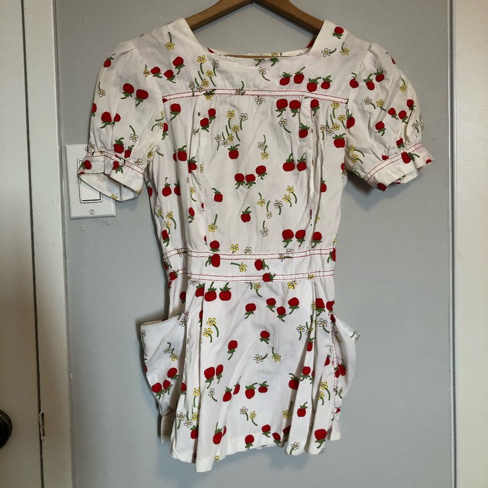 Vintage Cottagecore Strawberry Print Blouse 🍓